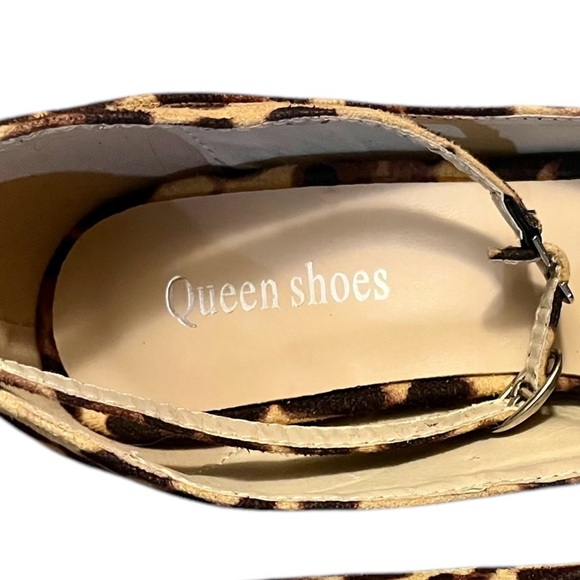 Hostess Pick 🥳💥 Leopard Print Women's Heels - Picture 4 of 10